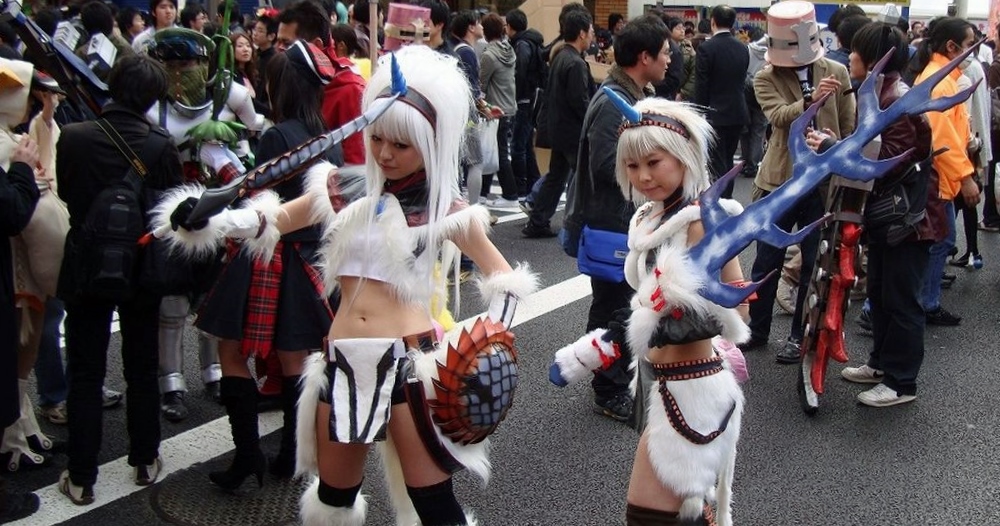 cosplayers