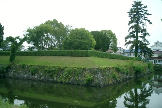sasayama castle moat